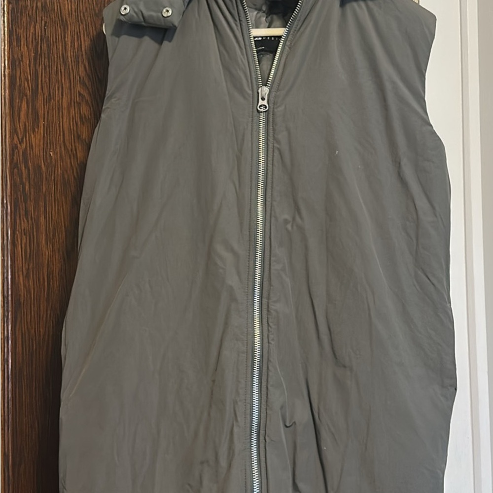 Women’s below the knee vest